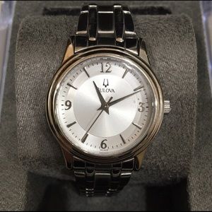 EleGanT BuL0vA ClaSsic StaiNleSs StEel WaTer ReSiStaNt WaTch FIRM!